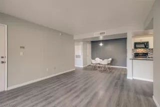 Photo #6: 2230157 Listing