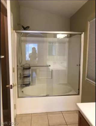 Photo #5: 2230164 Listing