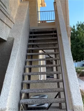 Photo #1: 2230170 Listing