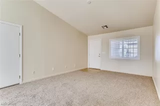 Photo #3: 2230241 Listing