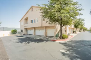 Photo #2: 2230289 Listing