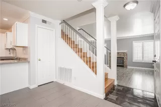 Photo #5: 2230298 Listing 