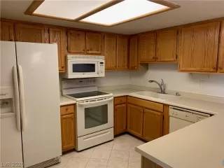 Photo #6: 2230310 Listing 