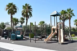 Photo #2: 2230339 Listing 