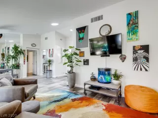 Photo #5: 2230349 Listing