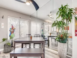 Photo #6: 2230349 Listing