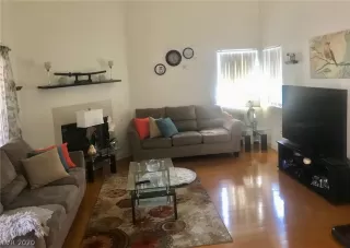 Photo #3: 2230357 Listing