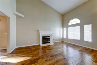 Photo #5: 2230358 Listing 