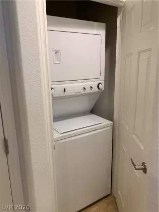 Photo #5: 2230497 Listing 