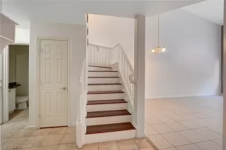 Photo #5: 2230532 Listing