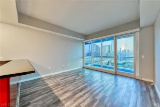 Photo #3: 2230566 Listing