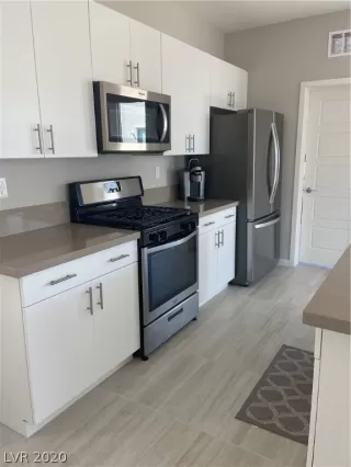 Photo #1: 2230638 Listing 