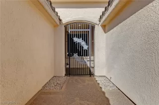 Photo #1: 2230669 Listing 