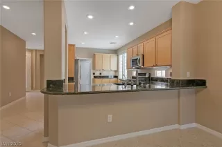 Photo #5: 2230669 Listing 