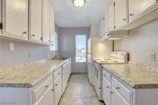 Photo #2: 2230759 Listing