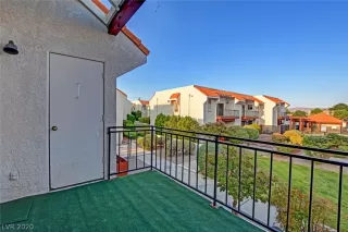 Photo #3: 2230759 Listing