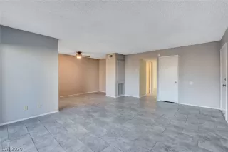 Photo #6: 2230759 Listing