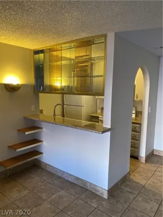 Photo #4: 2230767 Listing