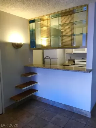 Photo #5: 2230767 Listing