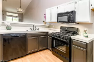 Photo #4: 2230807 Listing 