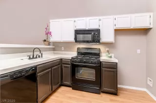 Photo #5: 2230807 Listing 