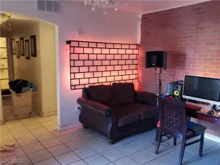 Photo #3: 2230924 Listing