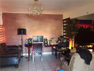 Photo #4: 2230924 Listing