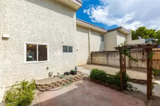 Photo #5: 2230960 Listing 