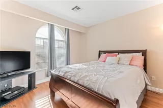 Photo #6: 2230974 Listing