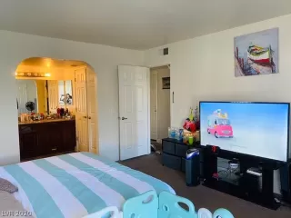 Photo #2: 2230978 Listing