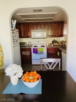 Photo #4: 2230978 Listing