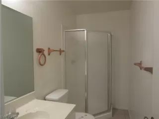 Photo #5: 2231041 Listing