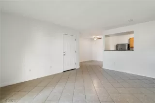 Photo #3: 2231074 Listing