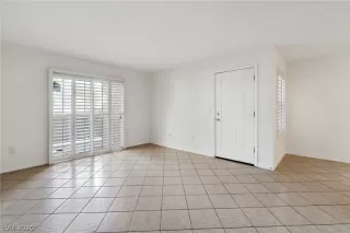 Photo #4: 2231074 Listing