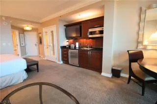 Photo #3: 2231097 Listing