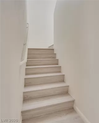 Photo #5: 2231115 Listing