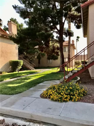 Photo #1: 2231136 Listing 