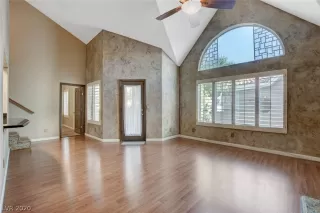 Photo #3: 2231140 Listing