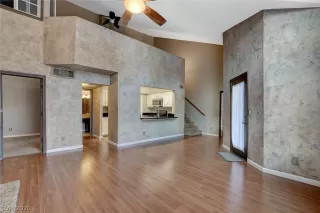 Photo #4: 2231140 Listing