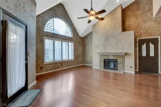 Photo #5: 2231140 Listing