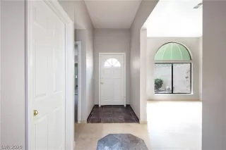 Photo #5: 2231142 Listing