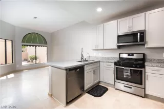 Photo #6: 2231142 Listing