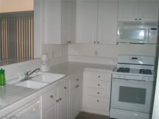 Photo #4: 2231152 Listing 