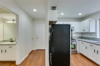 Photo #3: 2231177 Listing