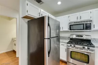 Photo #4: 2231177 Listing