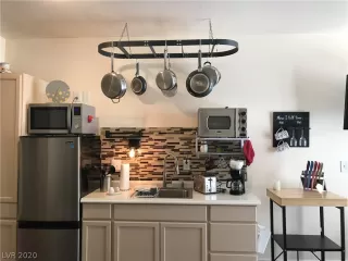 Photo #3: 2231346 Listing 