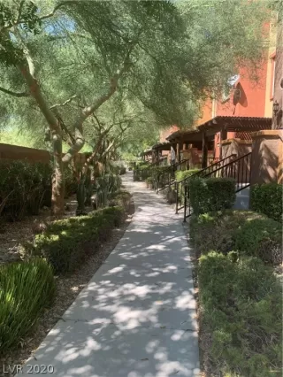 Photo #3: 2231460 Listing