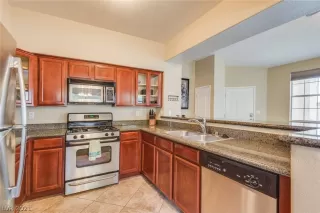 Photo #4: 2231554 Listing 