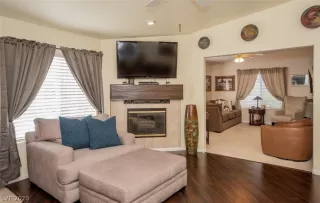 Photo #6: 2231581 Listing