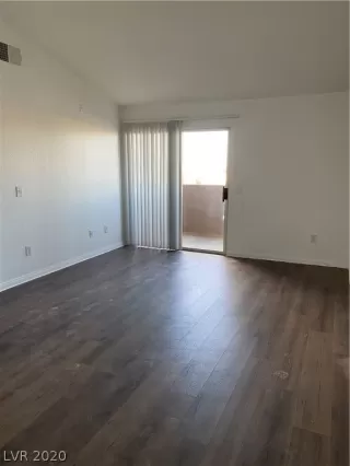 Photo #5: 2231595 Listing